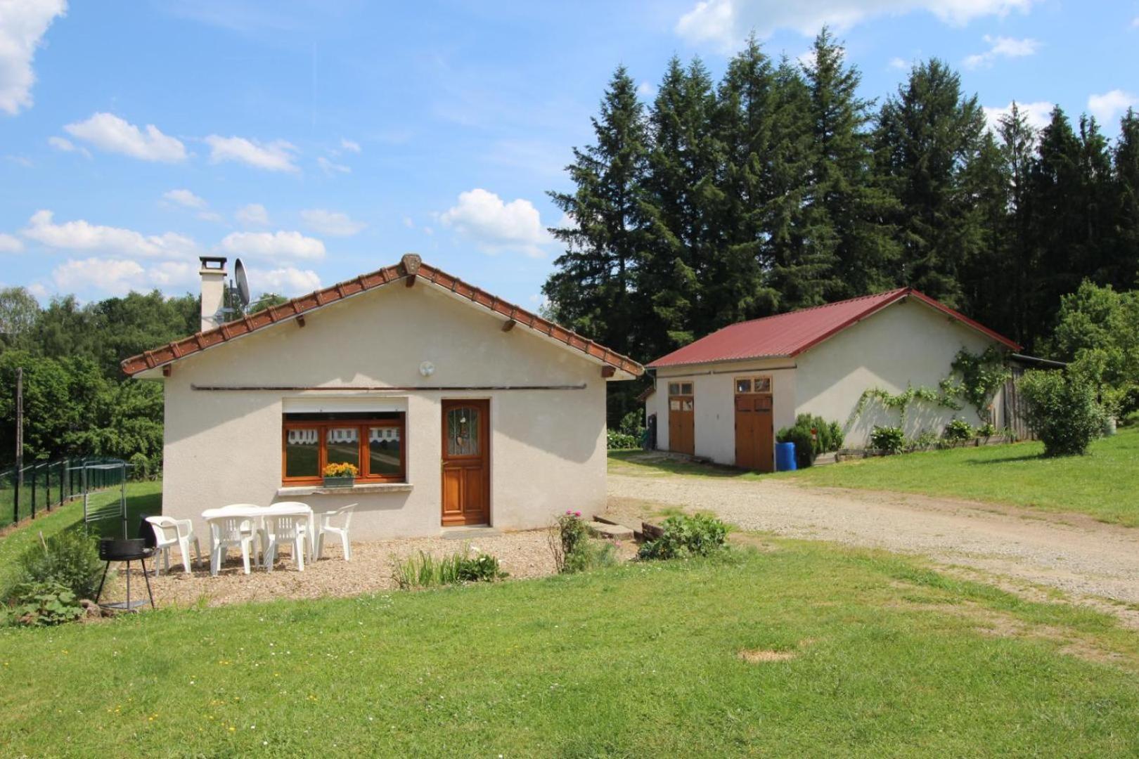 Au Bon Accueil Villa Peyrat-le-Château Exteriör bild
