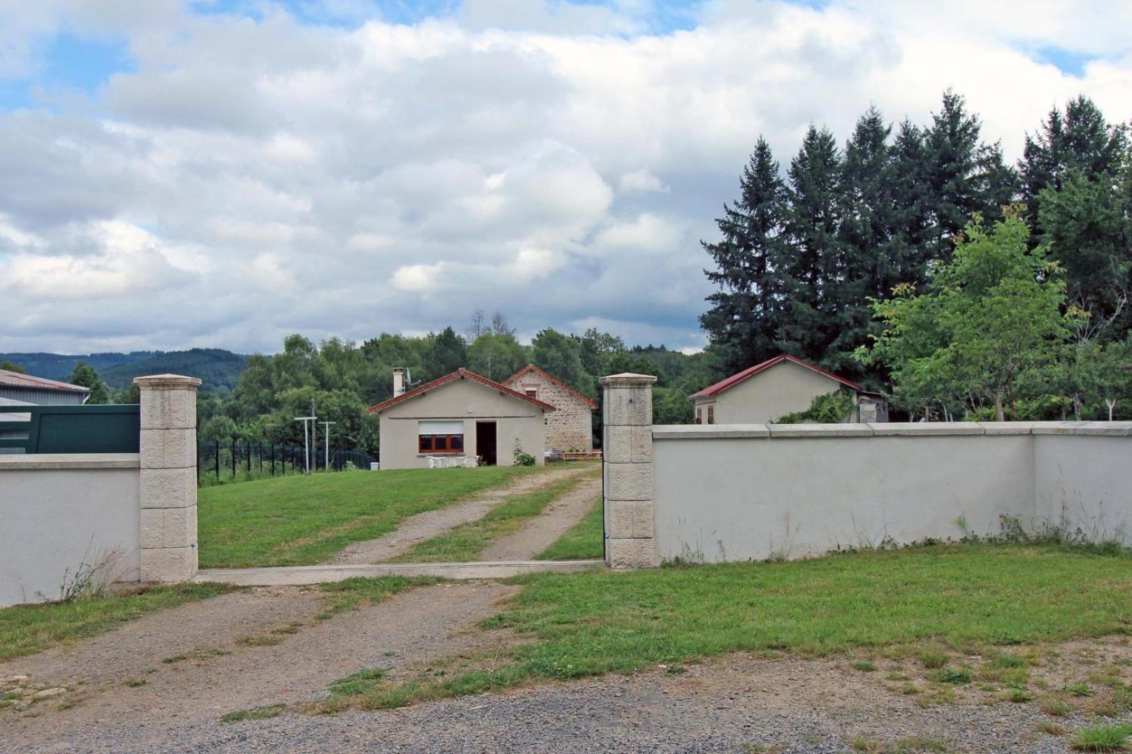 Au Bon Accueil Villa Peyrat-le-Château Exteriör bild